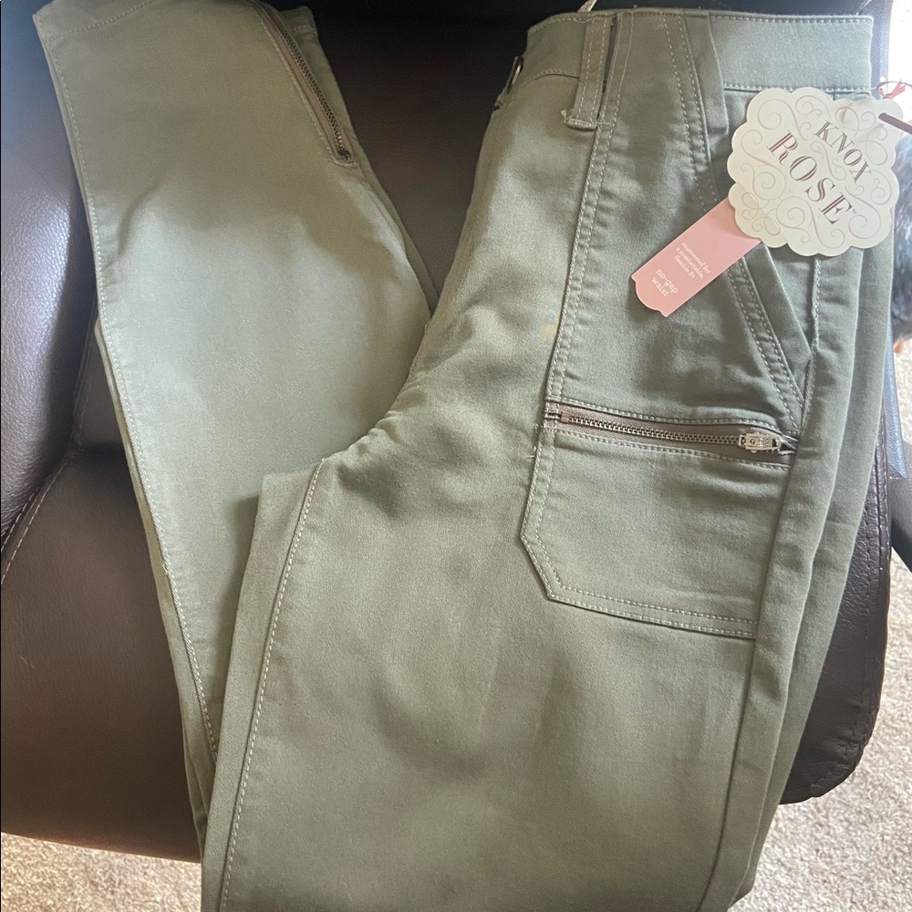 NWT ankle pants